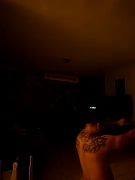 Snapshot of tropikboy chatting on 12.16.25 tropikboy online show from 12.16.25