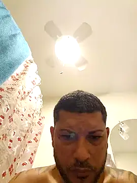 Snapshot of tropikboy chatting on 12.17.25 tropikboy online show from 12.17.25