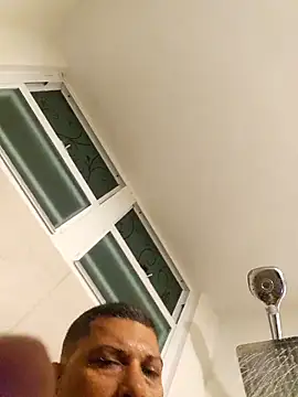 Snapshot of tropikboy chatting on 12.23.25 tropikboy online show from 12.23.25