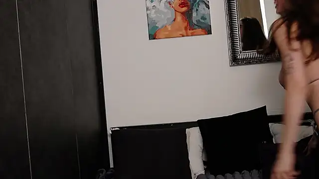 Ashley Ross  online show from 02.20.25