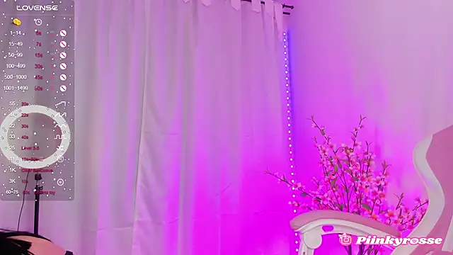 rosseblondee online show from 02.10.25