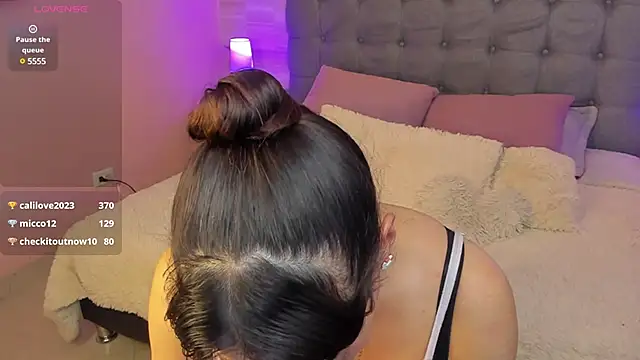 Snapshot of _Abril_W chatting on 01.22.25  Abril W online show from 01.22.25