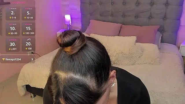 Snapshot of _Abril_W chatting on 01.23.25  Abril W online show from 01.23.25