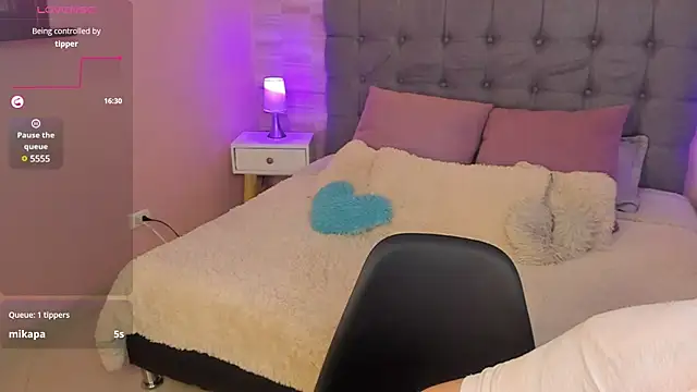 Snapshot of _Abril_W chatting on 01.26.25  Abril W online show from 01.26.25