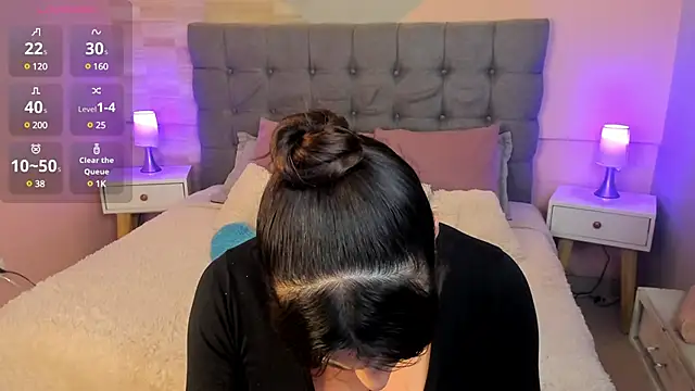 Snapshot of _Abril_W chatting on 01.28.25  Abril W online show from 01.28.25