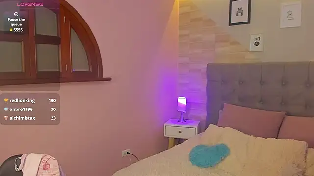 Snapshot of _Abril_W chatting on 02.02.25  Abril W online show from 02.02.25