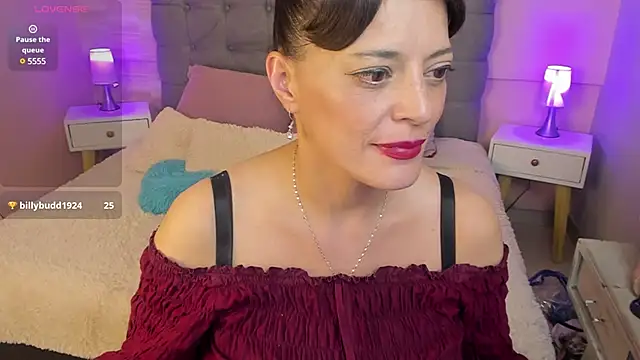 Snapshot of _Abril_W chatting on 02.18.25  Abril W online show from 02.18.25