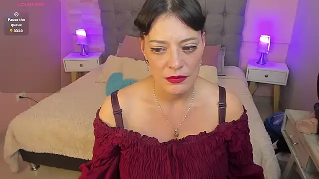 Snapshot of _Abril_W chatting on 02.25.25  Abril W online show from 02.25.25