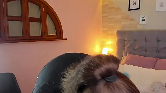  Abril W online show from 01.12.26