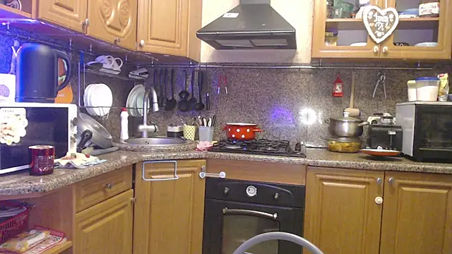 LizaCakes online show from 01.04.25