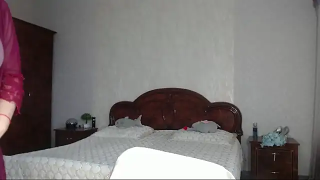 Snapshot of Batari chatting on 04.18.26 Batari online show from 04.18.26