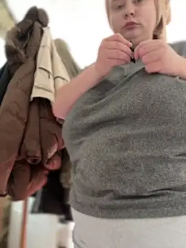 Model9798 online show from 03.26.26