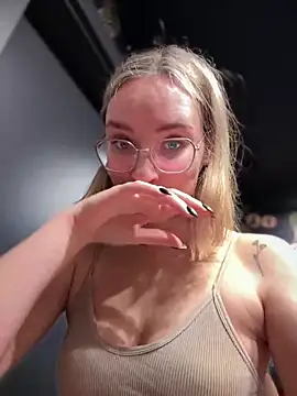 The Snowwhitee online show from 01.01.25