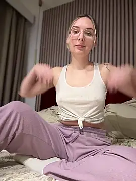 The Snowwhitee online show from 01.04.25