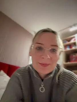 The Snowwhitee online show from 01.11.25