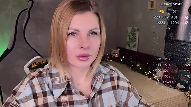 Snapshot of Your_Sweet_Lilu chatting on 12.19.24 Your Sweet Lilu online show from 12.19.24