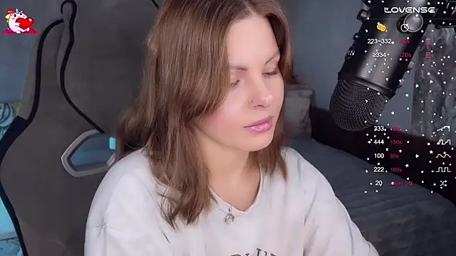 Snapshot of Your_Sweet_Lilu chatting on 10.07.25 Your Sweet Lilu online show from 10.07.25