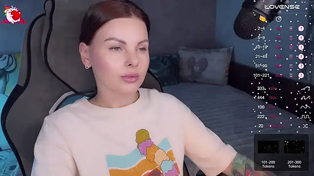 Snapshot of Your_Sweet_Lilu chatting on 10.29.25 Your Sweet Lilu online show from 10.29.25