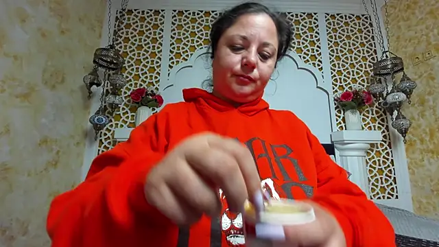 AleshaArabian online show from 10.15.25