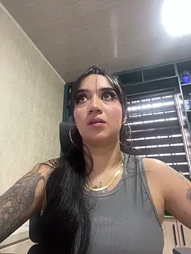 Snapshot of EmmyEvans1 chatting on 02.06.26 EmmyEvans1 online show from 02.06.26