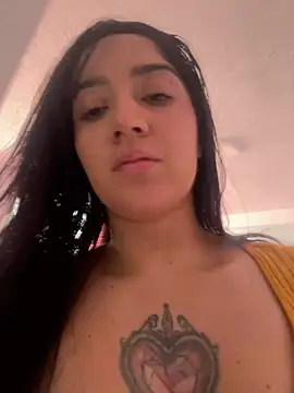 Snapshot of EmmyEvans1 chatting on 02.13.26 EmmyEvans1 online show from 02.13.26