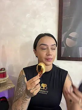 Snapshot of EmmyEvans1 chatting on 02.14.26 EmmyEvans1 online show from 02.14.26