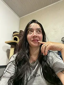 Snapshot of EmmyEvans1 chatting on 02.20.26 EmmyEvans1 online show from 02.20.26