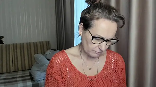 lauraoven online show from 02.02.25