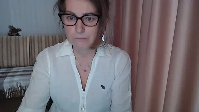 lauraoven online show from 02.25.25