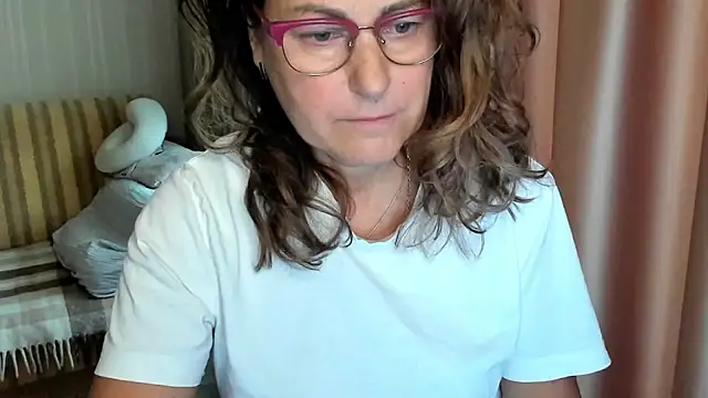 lauraoven online show from 10.10.25