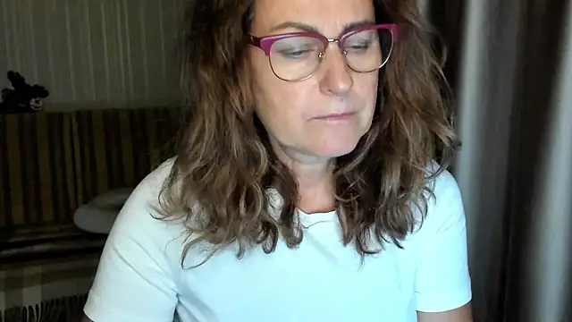 lauraoven online show from 10.16.25