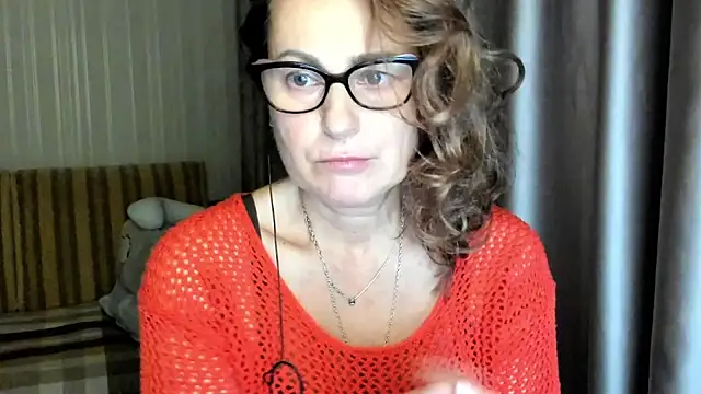 lauraoven online show from 11.10.25