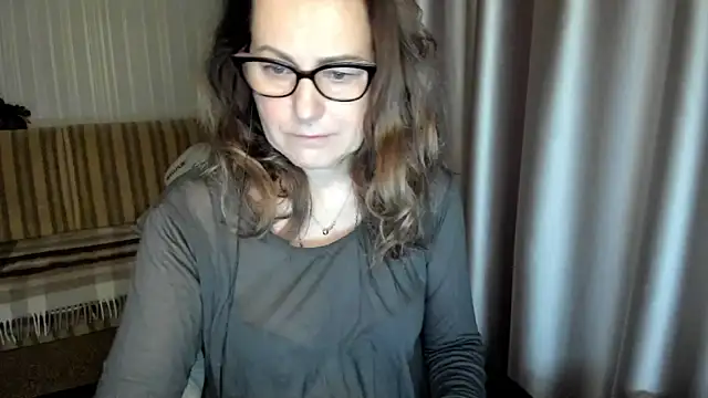 lauraoven online show from 12.19.25