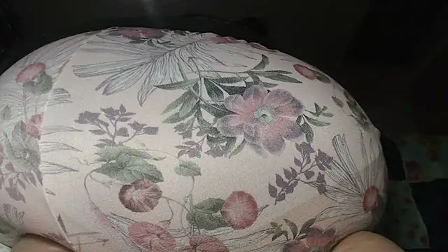 Snapshot of prettyangelsquirt chatting on 01.19.25 prettyangelsquirt online show from 01.19.25