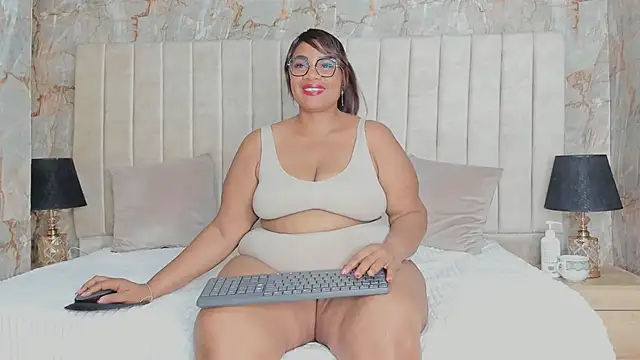 Snapshot of AranzaLatinBlacks chatting on 01.27.25 AranzaLatinBlacks online show from 01.27.25