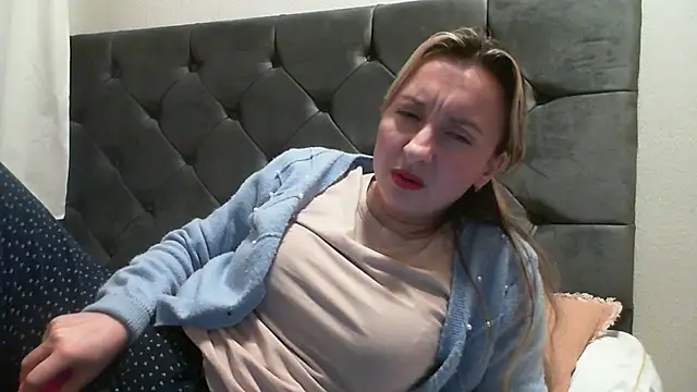 SusanCurt online show from 12.13.25