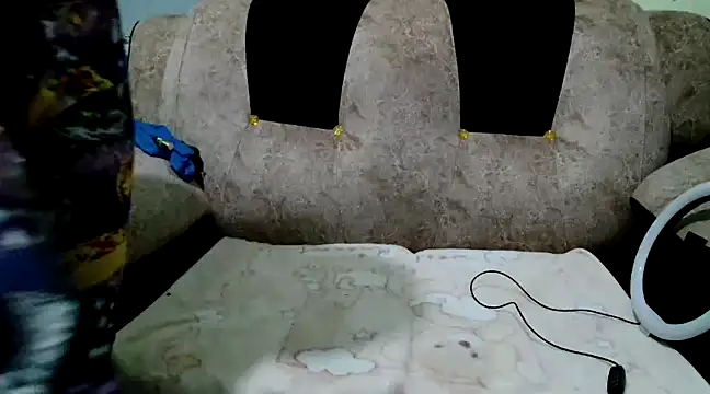 Snapshot of goddes_love chatting on 03.10.25 goddes love online show from 03.10.25