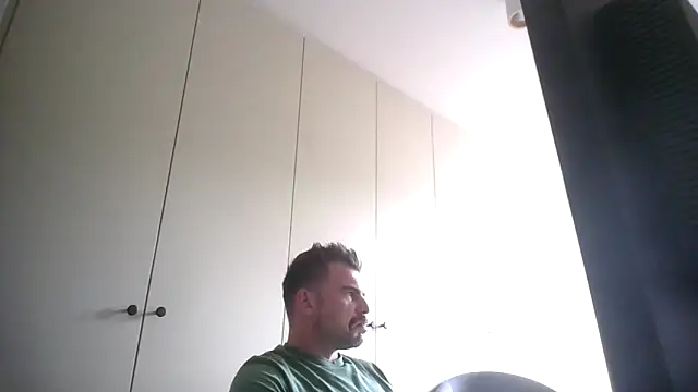 Snapshot of mrbigballs chatting on 09.08.25 mrbigballs online show from 09.08.25