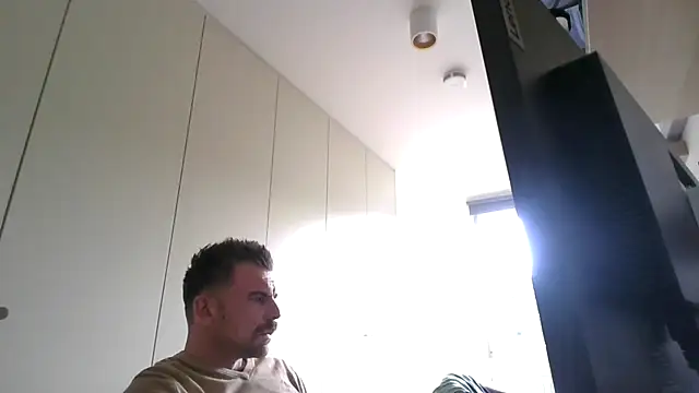 Snapshot of mrbigballs chatting on 10.02.25 mrbigballs online show from 10.02.25