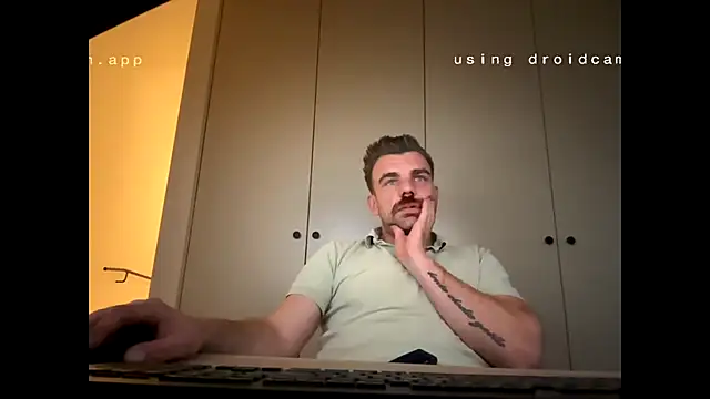 Snapshot of mrbigballs chatting on 10.08.25 mrbigballs online show from 10.08.25