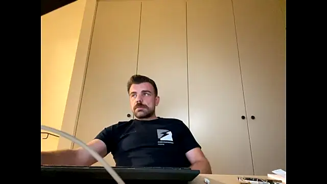 Snapshot of mrbigballs chatting on 10.12.25 mrbigballs online show from 10.12.25