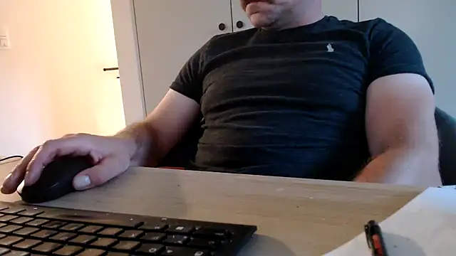 Snapshot of mrbigballs chatting on 07.05.26 mrbigballs online show from 07.05.26
