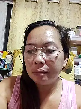 Snapshot of asianwet4u chatting on 02.04.25 asianwet4u online show from 02.04.25