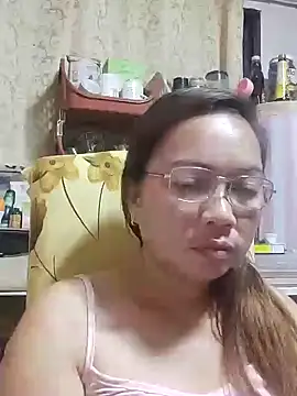 Snapshot of asianwet4u chatting on 02.04.25 asianwet4u online show from 02.04.25