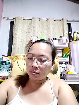 Snapshot of asianwet4u chatting on 02.05.25 asianwet4u online show from 02.05.25