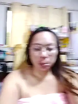 Snapshot of asianwet4u chatting on 02.14.25 asianwet4u online show from 02.14.25