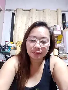 Snapshot of asianwet4u chatting on 02.14.25 asianwet4u online show from 02.14.25