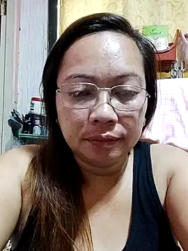 Snapshot of asianwet4u chatting on 02.15.25 asianwet4u online show from 02.15.25