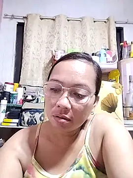 Snapshot of asianwet4u chatting on 02.19.25 asianwet4u online show from 02.19.25