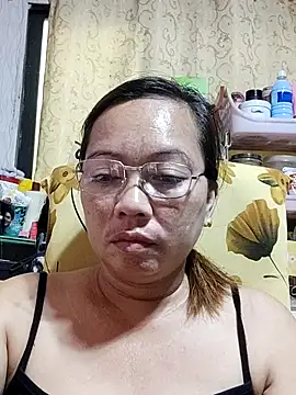 Snapshot of asianwet4u chatting on 02.27.25 asianwet4u online show from 02.27.25